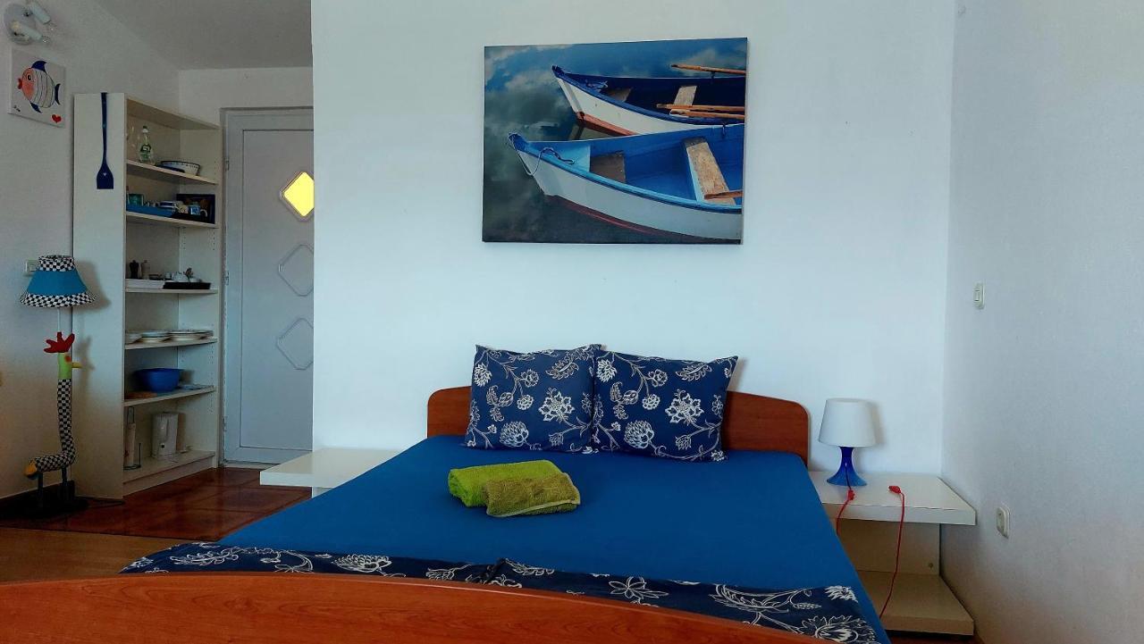 Arts Room Jasmina With Sea View Bikers And Pets Are Welcome Starigrad Paklenica Exterior foto